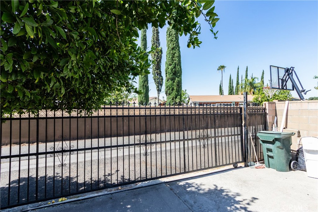 485 East Randall Avenue Rialto, CA 92376 - Photo 32 of 37