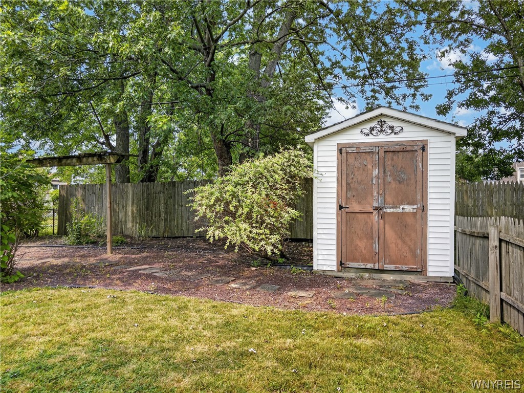 861 Beach Road Cheektowaga, NY 14225 - Photo 19 of 50