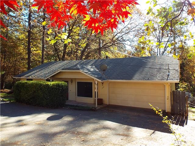 1394 Elliott Road Paradise, CA 95969 - Photo 1 of 1 a front view of a house with a yard