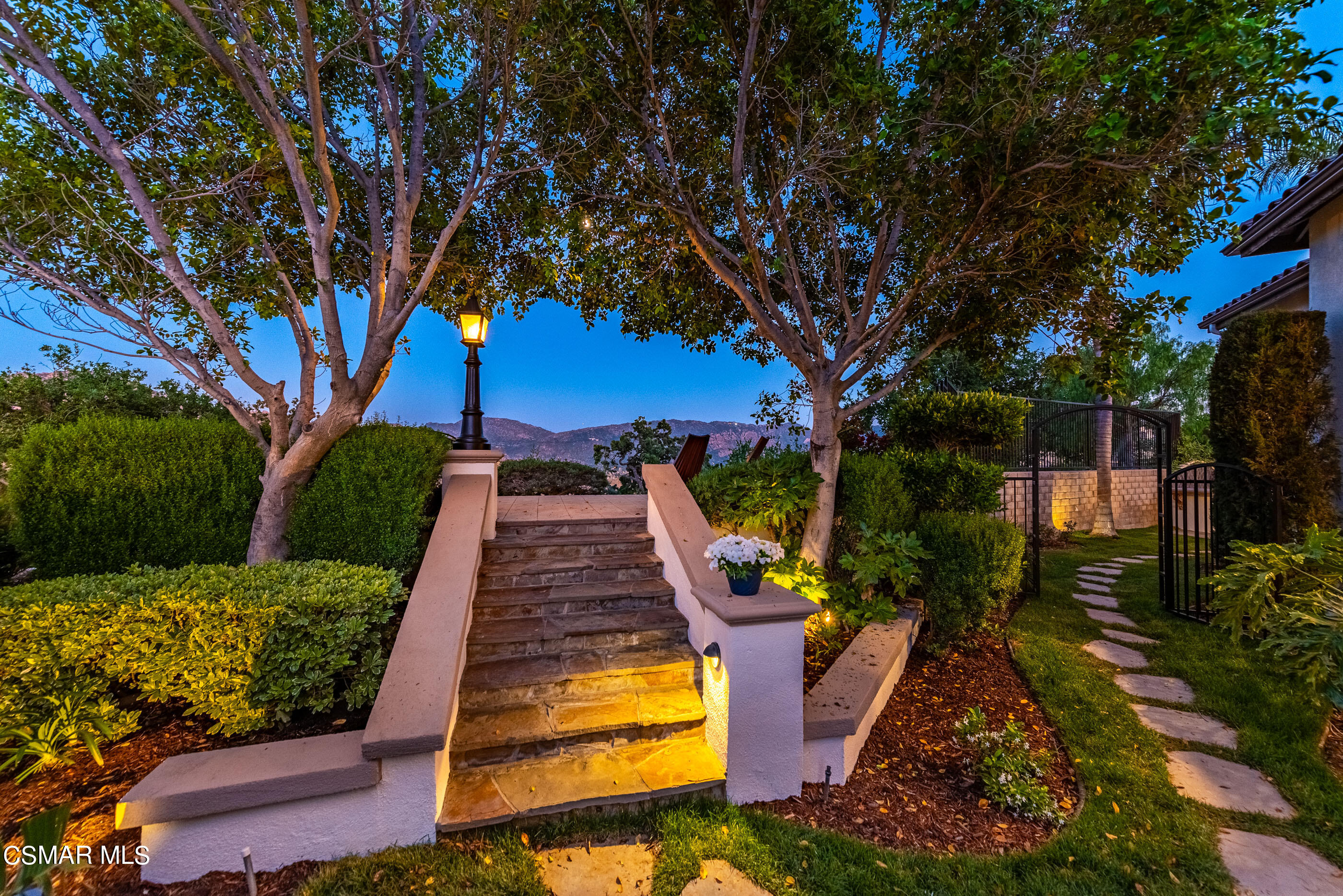 5984 Piuma Court Simi Valley, CA 93063 - Photo 56 of 70 Steps to viewing deck