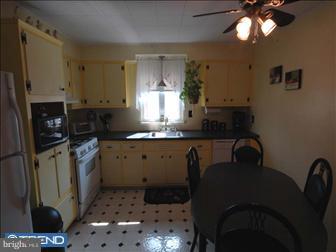 767 Claire Road Philadelphia, PA 19128 - Photo 4 of 6 Kitchen