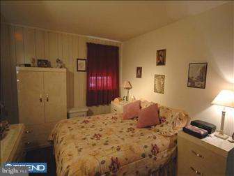 767 Claire Road Philadelphia, PA 19128 - Photo 5 of 6 Bedroom - Main