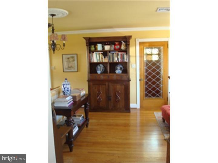 112 Gilmore Road Havertown, PA 19083 - Photo 8 of 17