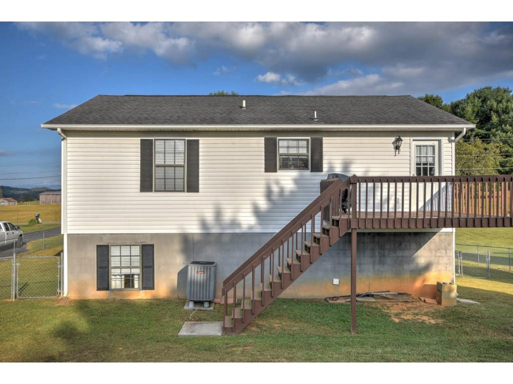 368 Andy Cole Road Bluff City, TN 37618 - Photo 27 of 33 Photo 27