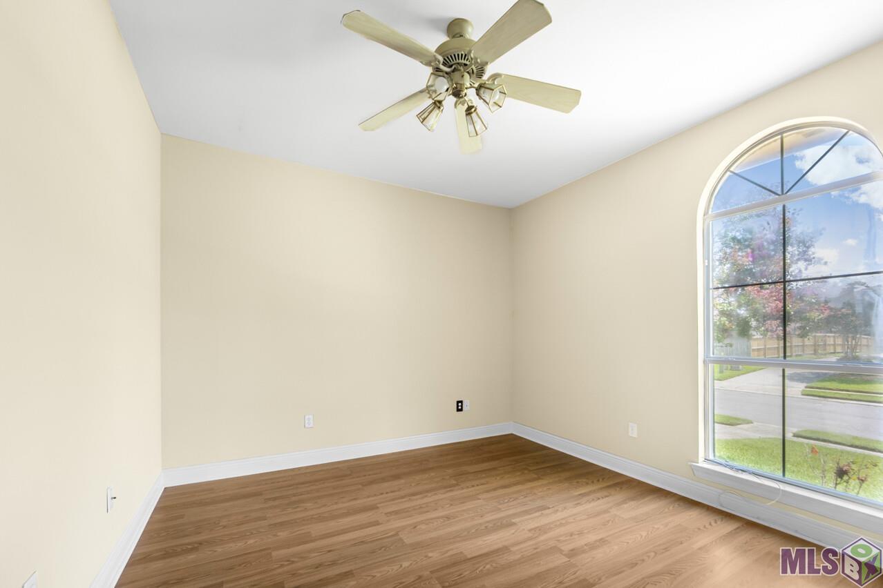 10560 Springglen Court Baton Rouge, LA 70810 - Photo 3 of 15