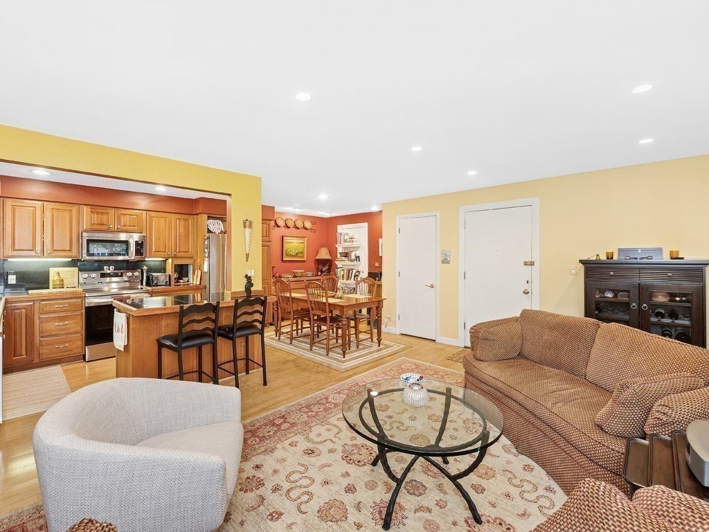 43 Jacqueline Road, Unit 5 Waltham, MA 02452 - Photo 5 of 20 Gallery Image 5