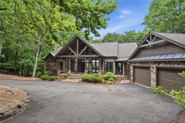 $1,000,000 | 861 Summit Drive East, Marble Hill, GA 30148