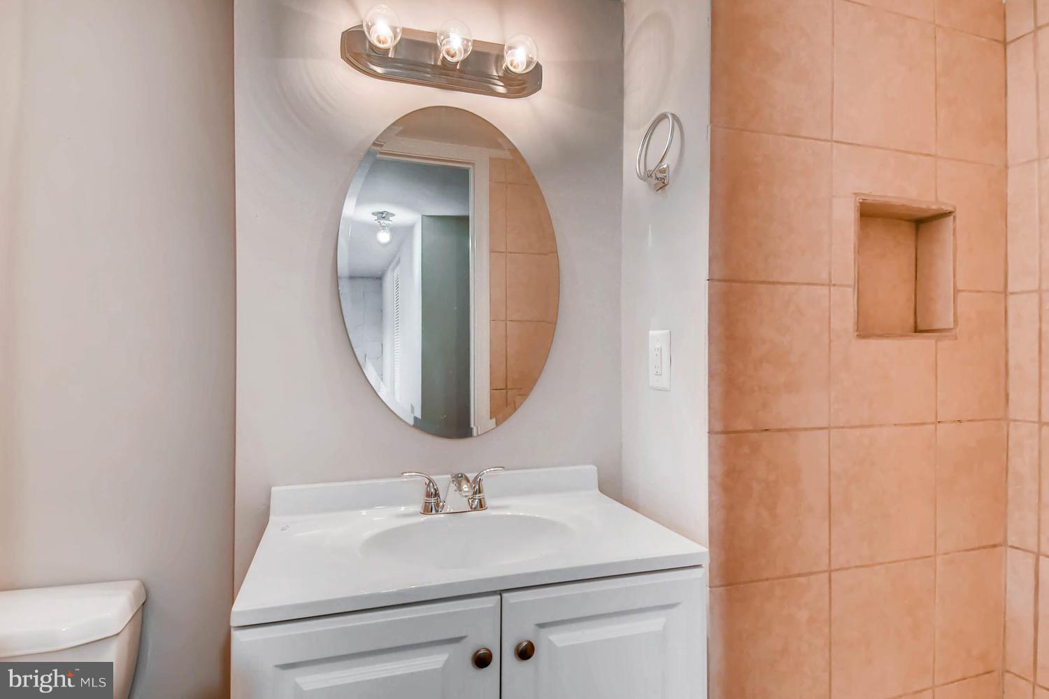 3912 Edgewood Road Baltimore, MD 21215 - Photo 24 of 28 Bath