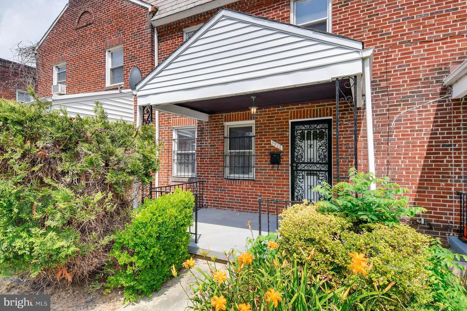 3912 Edgewood Road Baltimore, MD 21215 - Photo 4 of 28 Exterior (Front)