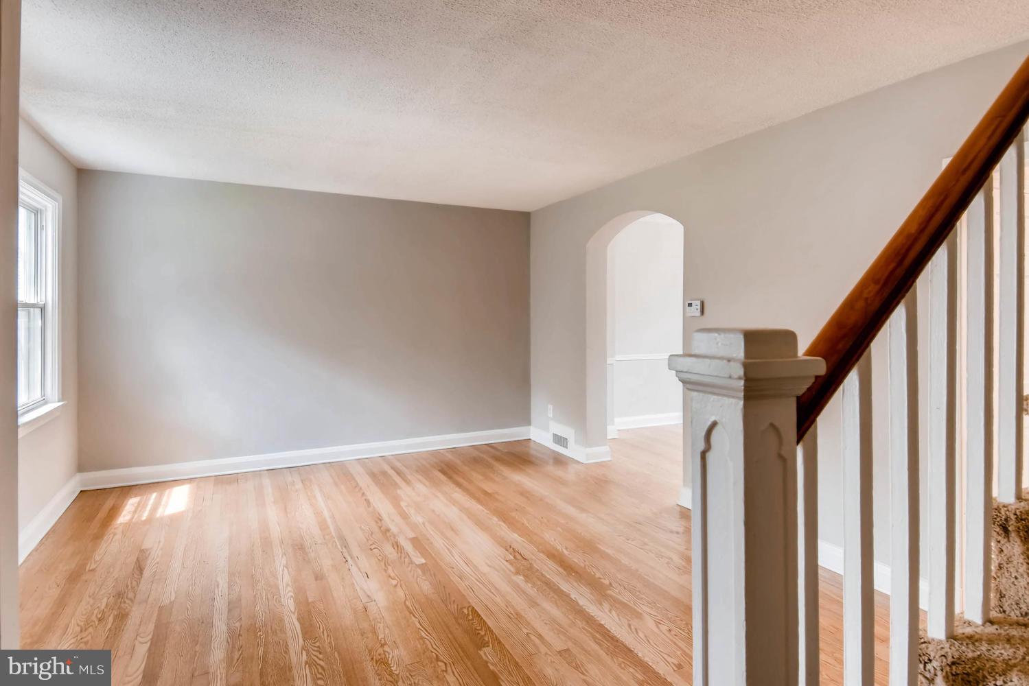 3912 Edgewood Road Baltimore, MD 21215 - Photo 6 of 28 Living Room