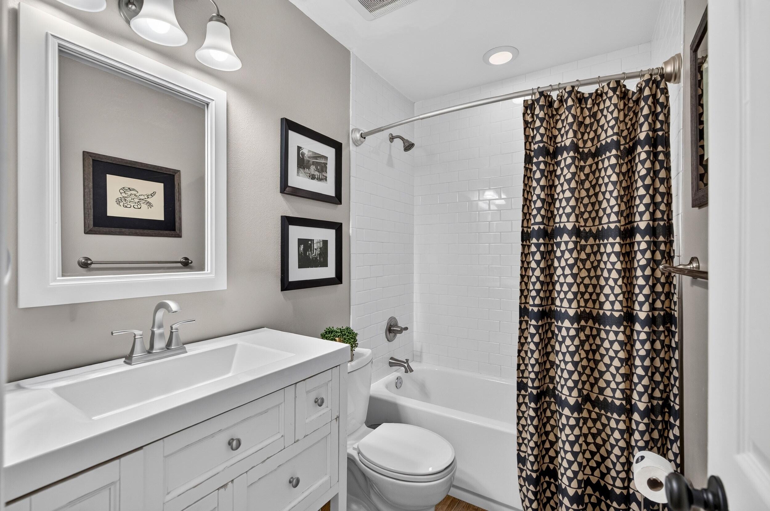 403 Spring Lane Destin, FL 32541 - Photo 39 of 59 guest bath