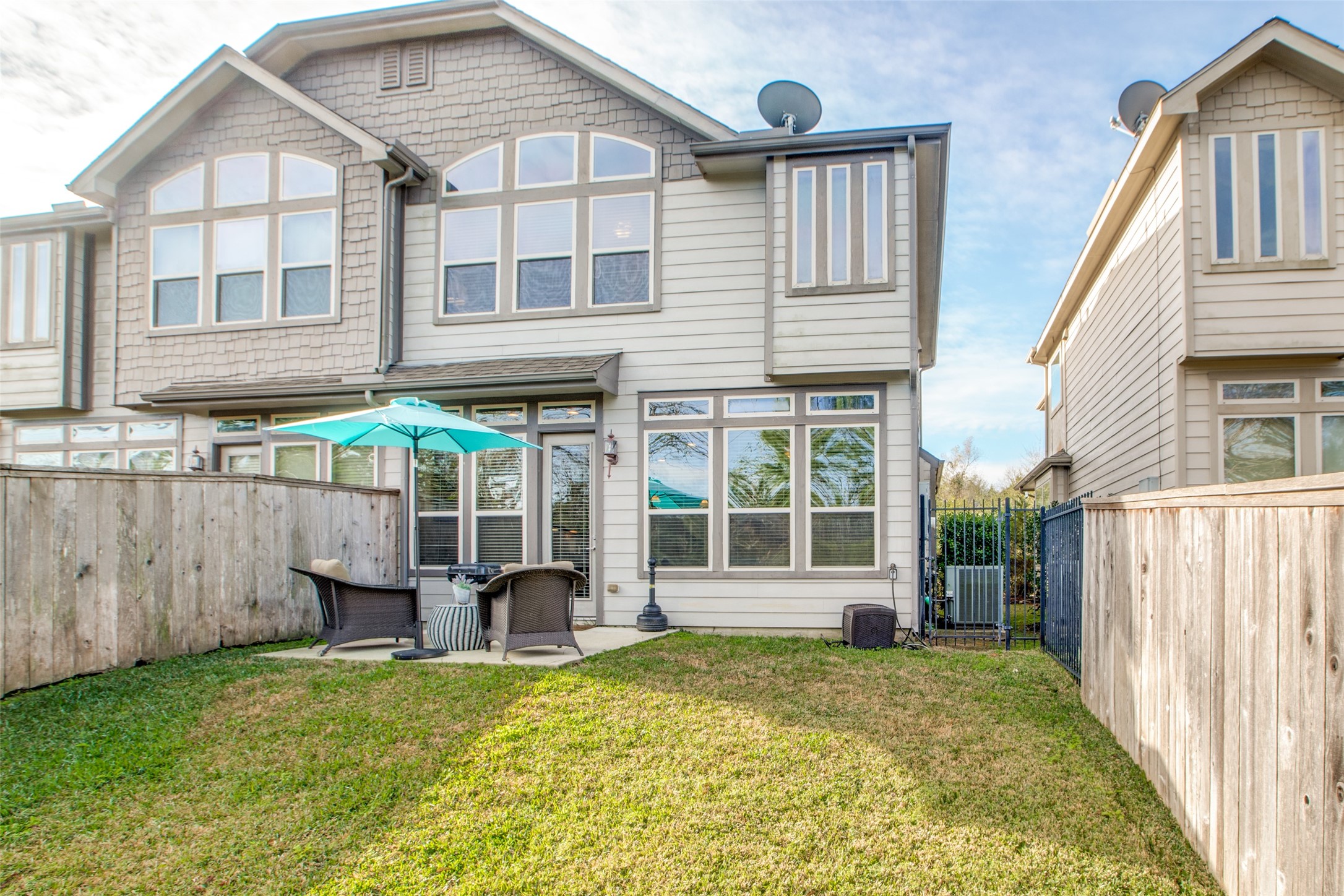 86 Aventura Place Spring, TX 77389 - Photo 23 of 23 a front view of a house with garden