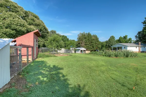 $429,500 | 367 Toll Branch Road, Johnson City, TN 37601