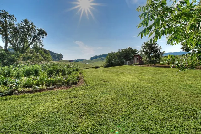 $429,500 | 367 Toll Branch Road, Johnson City, TN 37601