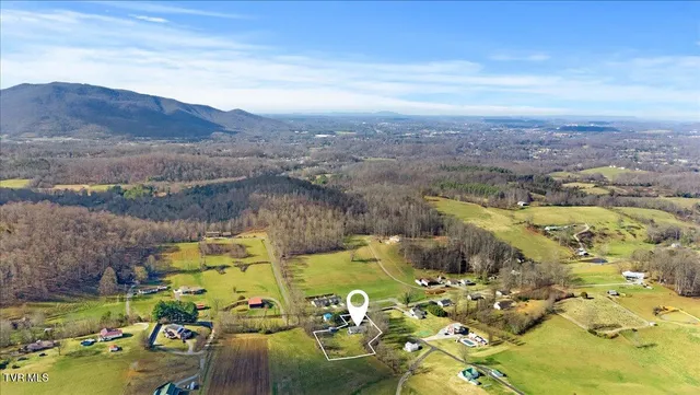 $429,500 | 367 Toll Branch Road, Johnson City, TN 37601
