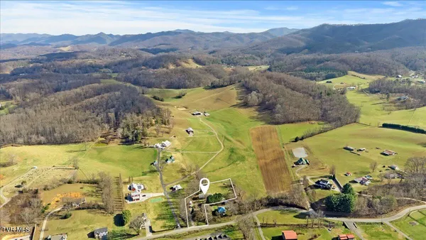$429,500 | 367 Toll Branch Road, Johnson City, TN 37601