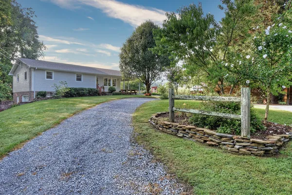 $429,500 | 367 Toll Branch Road, Johnson City, TN 37601