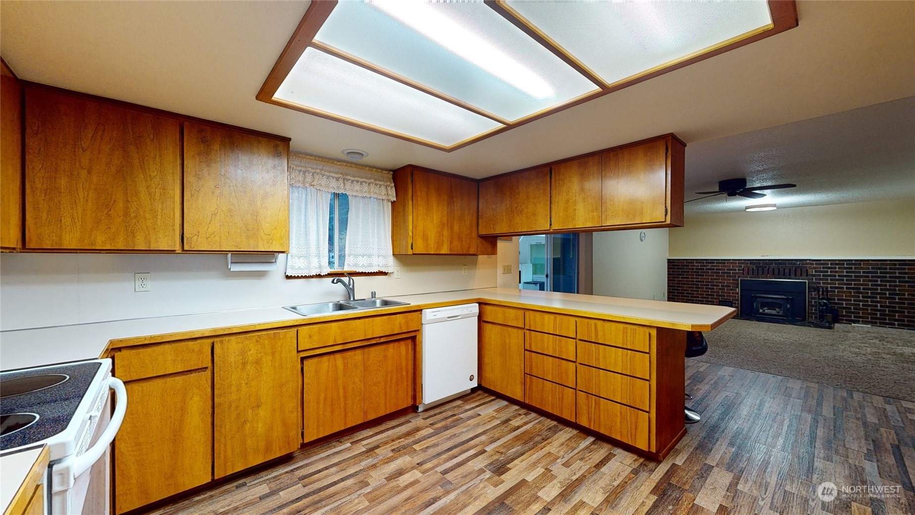 200 Southeast Rim Lane Port Orchard, WA 98367 - Photo 3 of 40 Gallery Image 3
