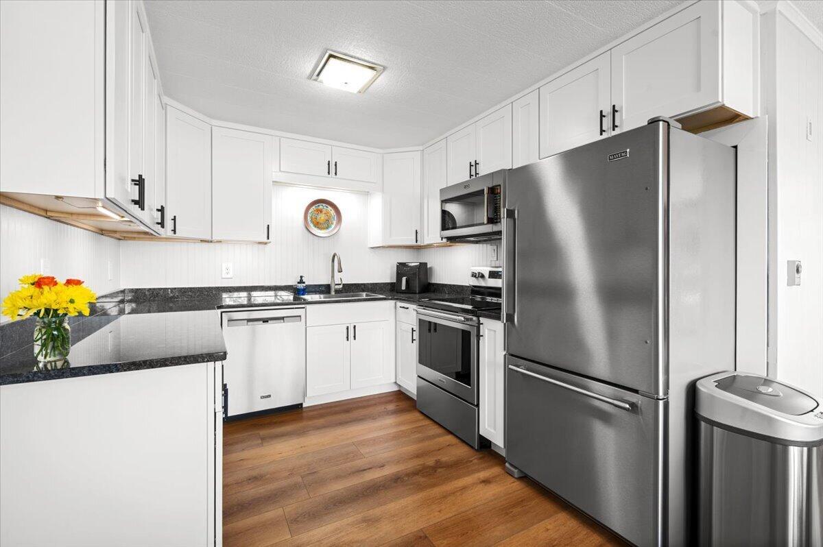 2681 Lower Lake Road Hastings, MI 49058 - Photo 11 of 34