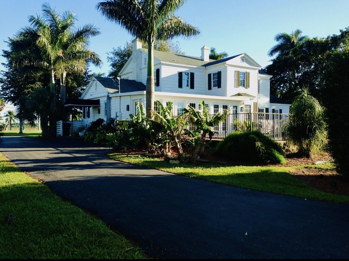 2271 Bacom Point Road Pahokee, FL 33476 - Photo 1 of 13 EXTERIOR