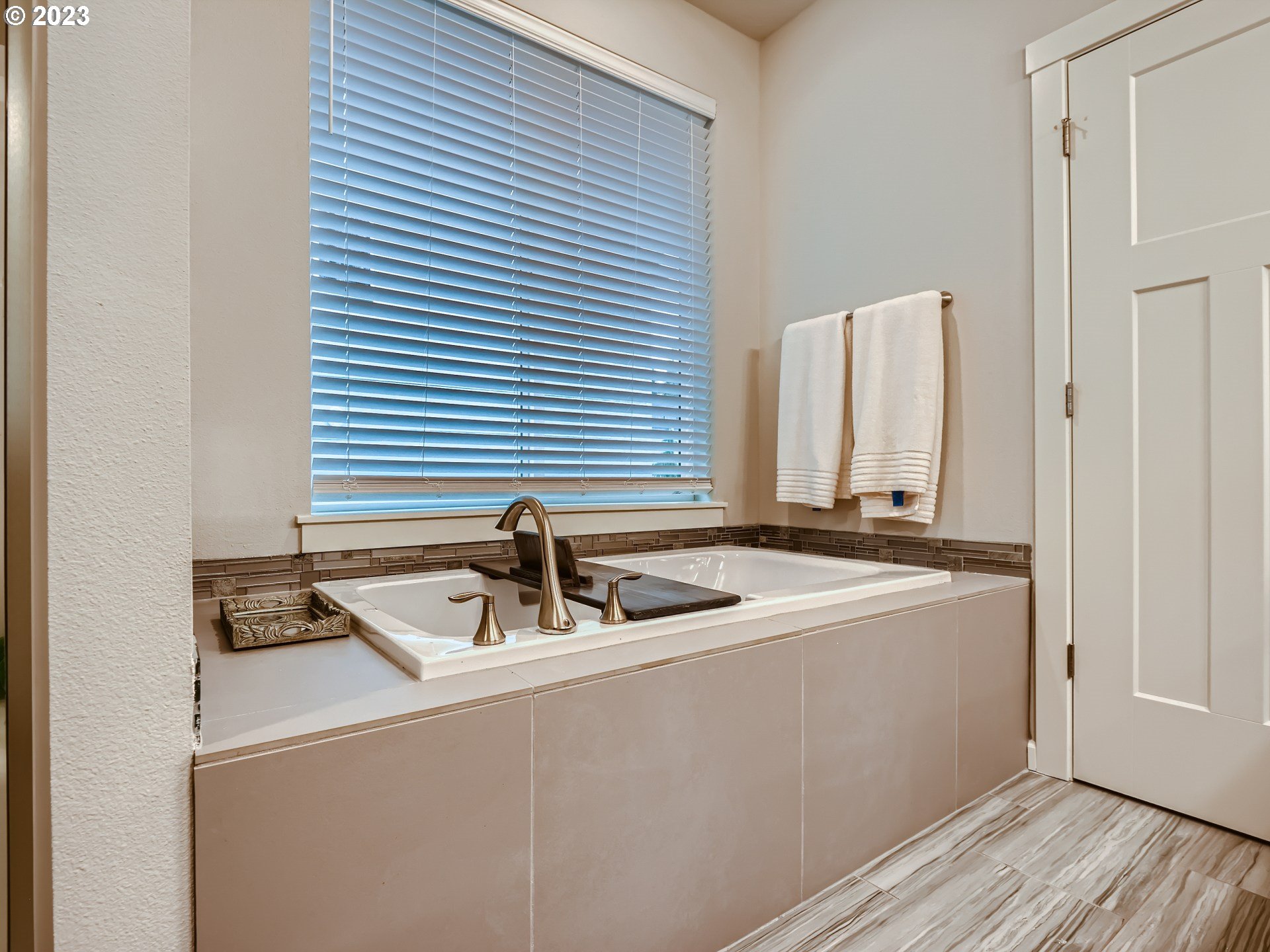 38439 Maple Street Sandy, OR 97055 - Photo 22 of 34 a bathroom with a sink and a mirror