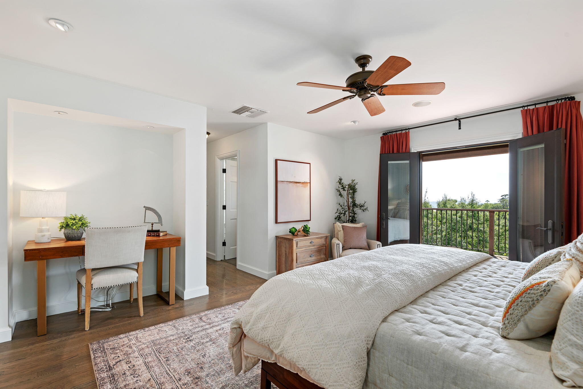 1021 Las Alturas Road Santa Barbara, CA 93103 - Photo 21 of 48 Primary Bedroom