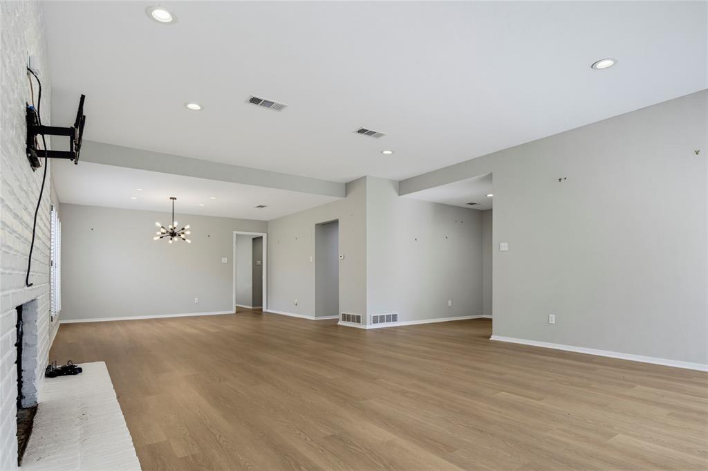 54 Legend Road Benbrook, TX 76132 - Photo 7 of 38