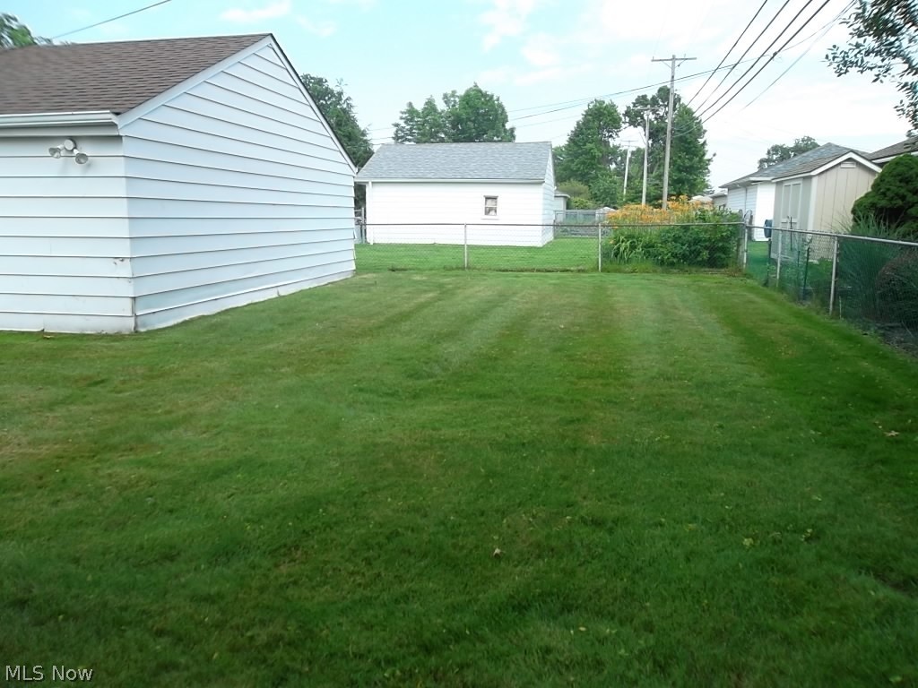 30018 Vineyard Road Willowick, OH 44095 - Photo 6 of 29