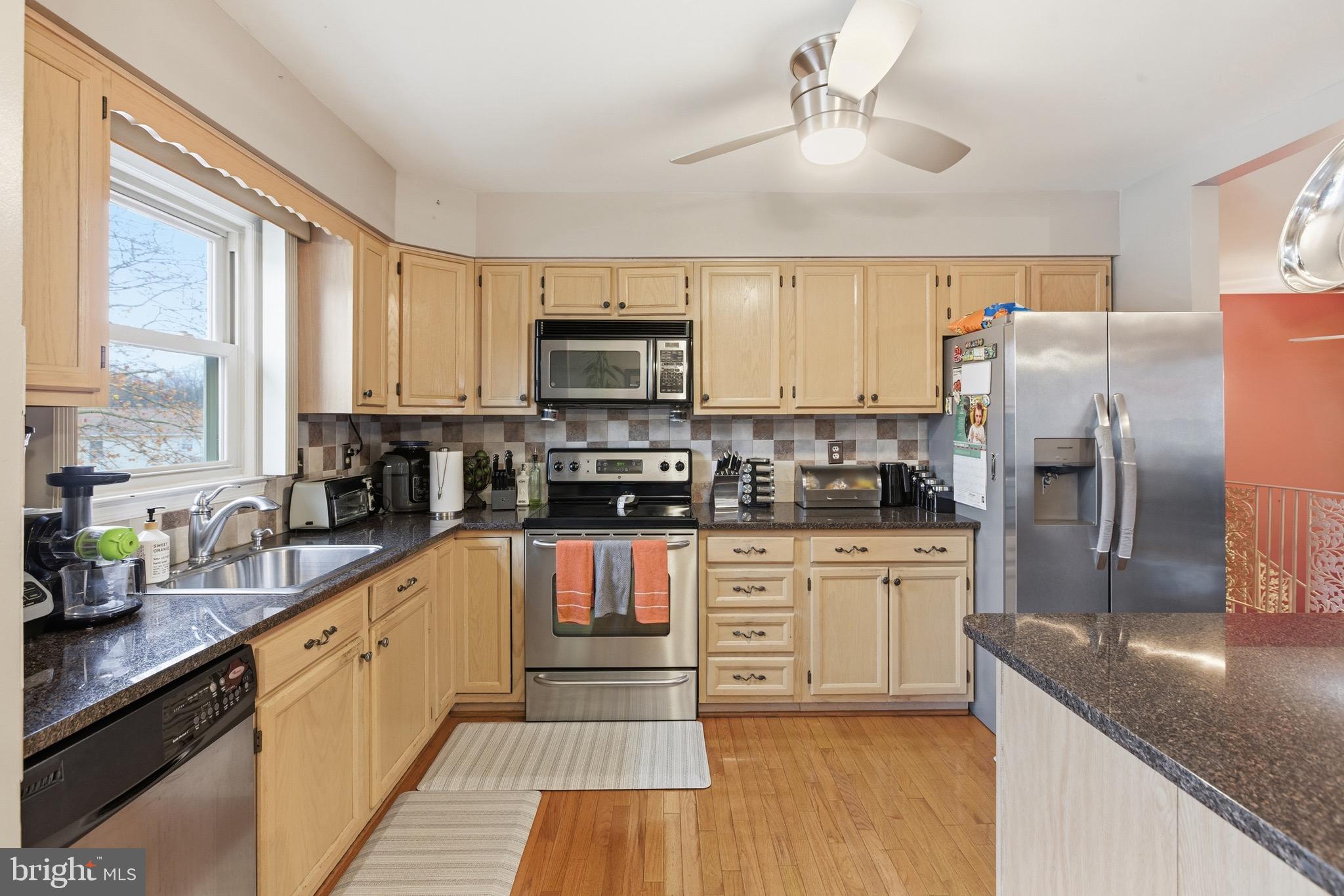 8913 Chad Way Clinton, MD 20735 - Photo 13 of 34 kitchen,