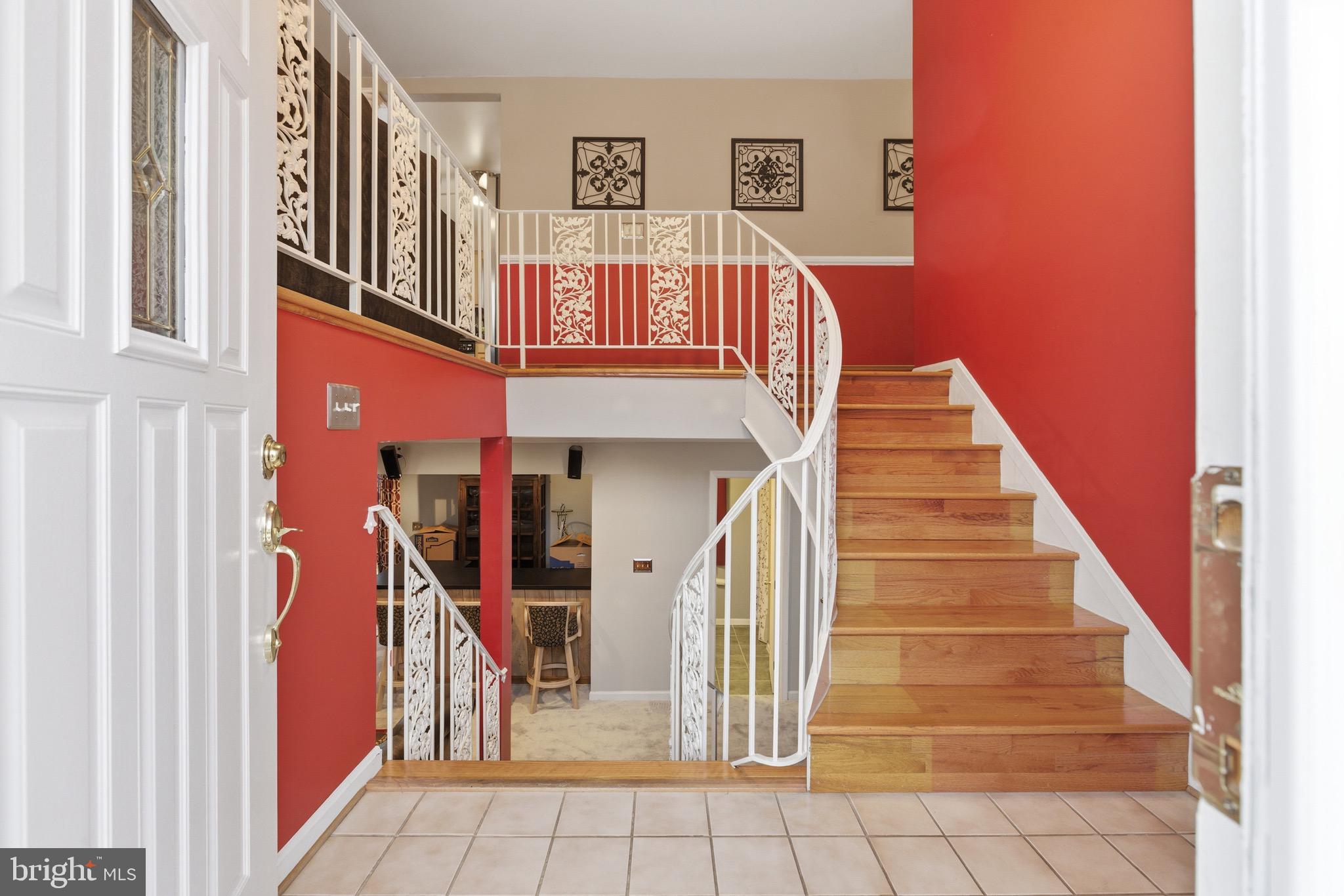 8913 Chad Way Clinton, MD 20735 - Photo 3 of 34 Foyer