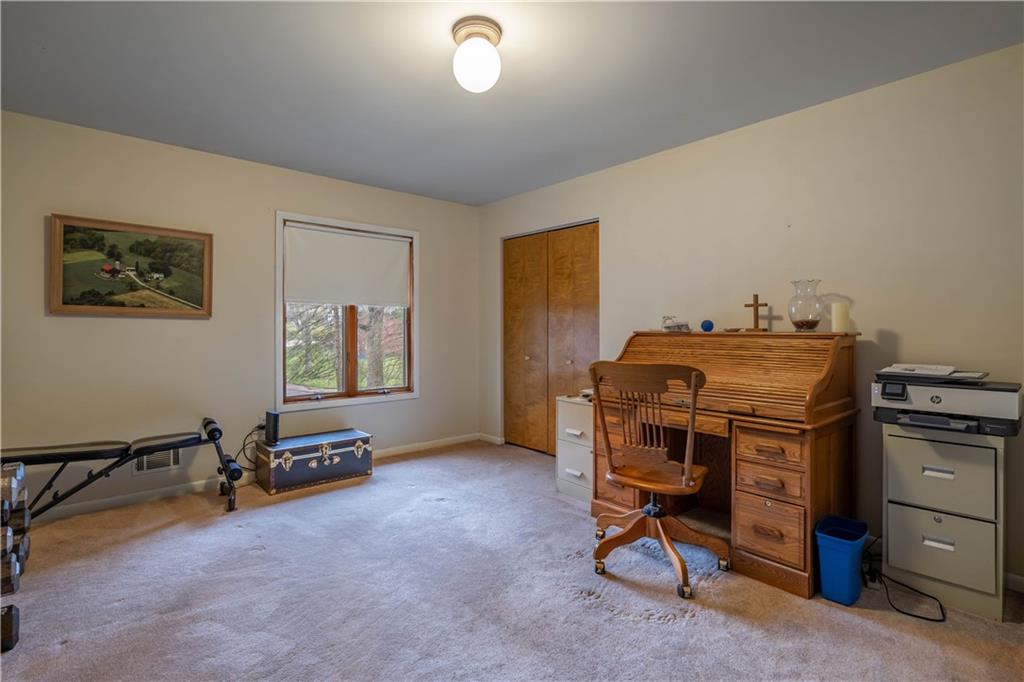 970 Braddock Road Pittsburgh, PA 15221 - Photo 19 of 25 a view of a room with gym equipment