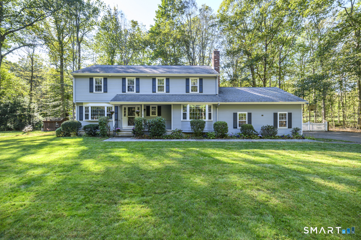 41 Catherine Street Trumbull, CT 06611 - Photo 2 of 37