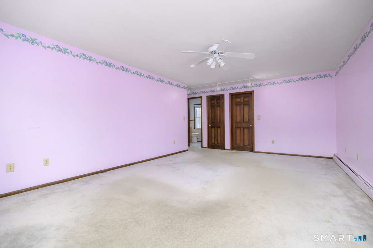 41 Catherine Street Trumbull, CT 06611 - Photo 25 of 37