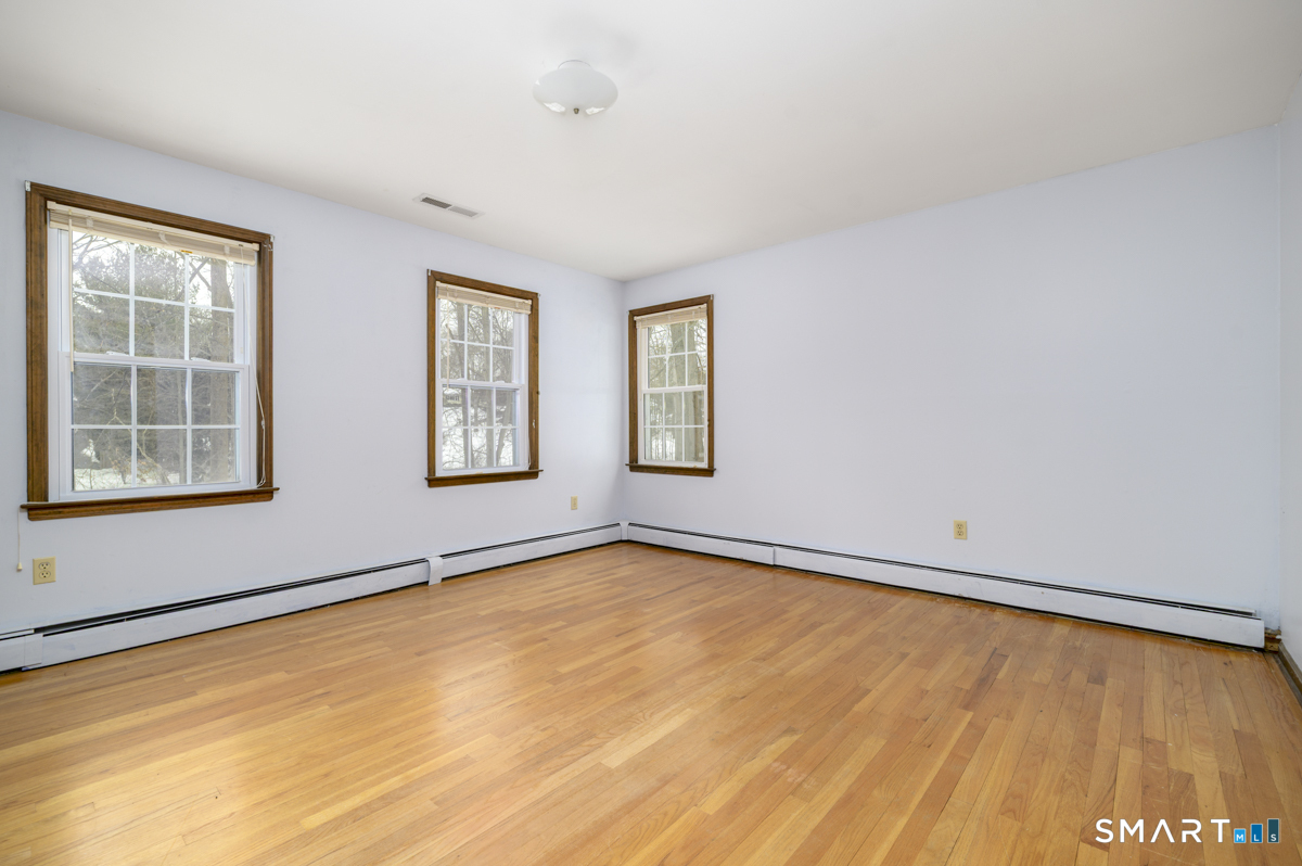 41 Catherine Street Trumbull, CT 06611 - Photo 28 of 37