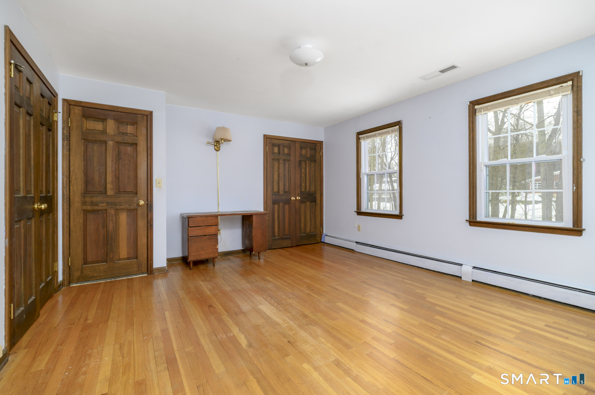 41 Catherine Street Trumbull, CT 06611 - Photo 29 of 37