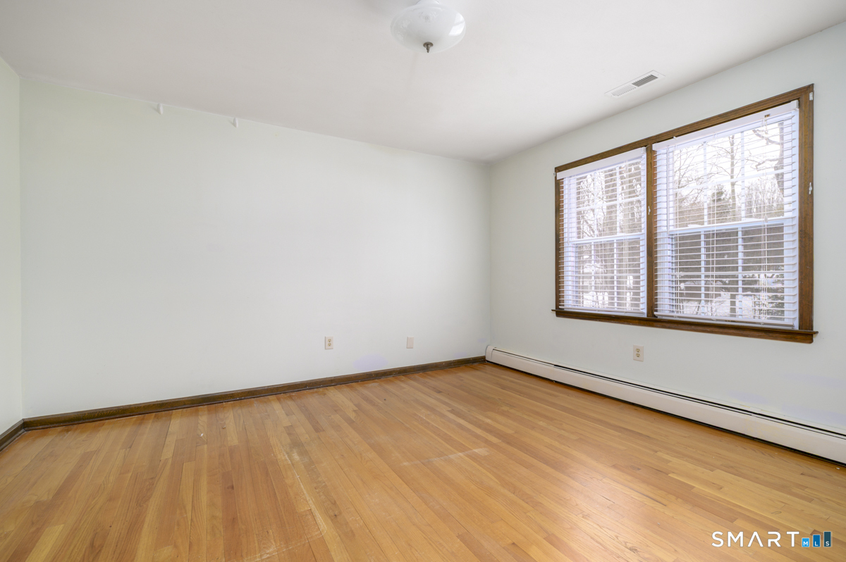 41 Catherine Street Trumbull, CT 06611 - Photo 30 of 37