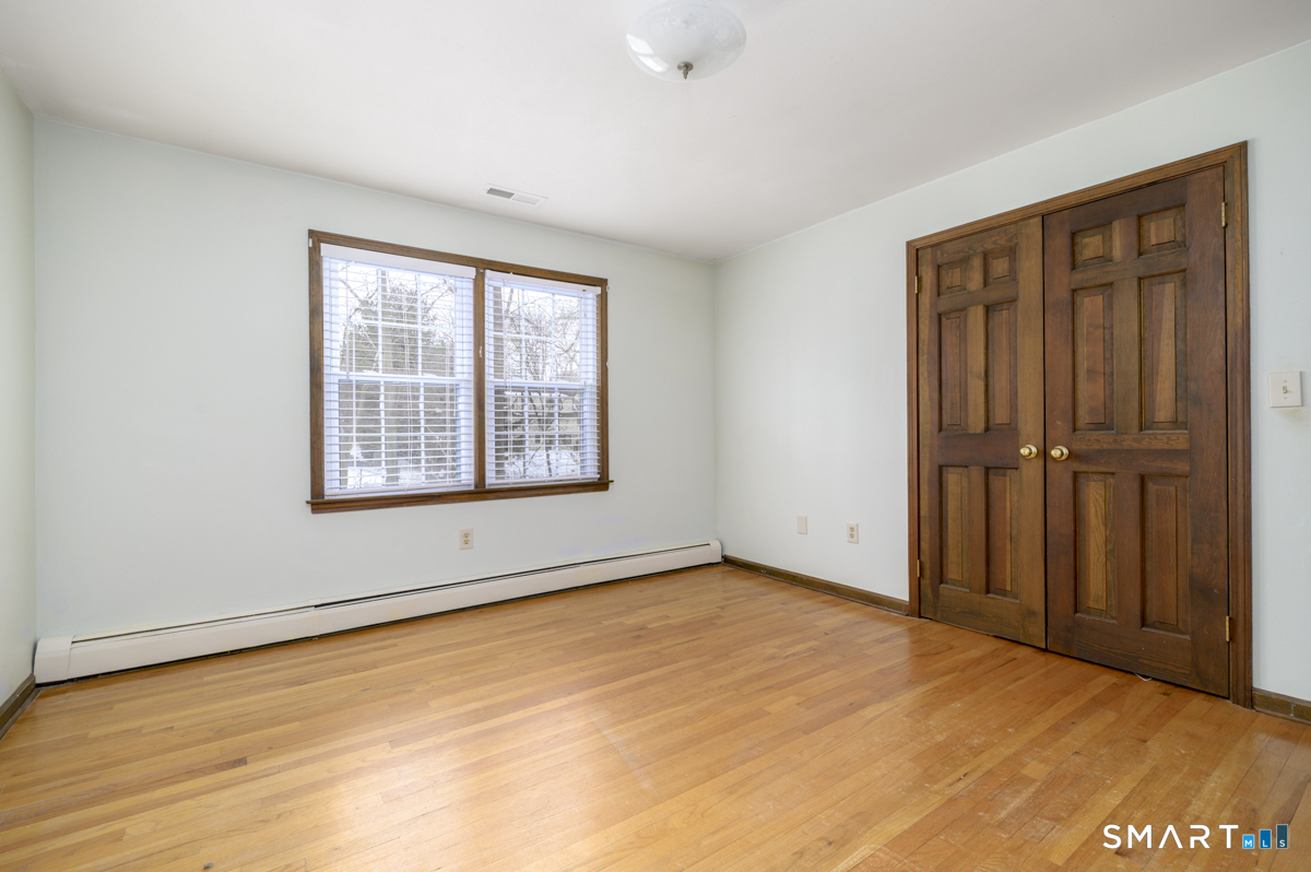 41 Catherine Street Trumbull, CT 06611 - Photo 31 of 37