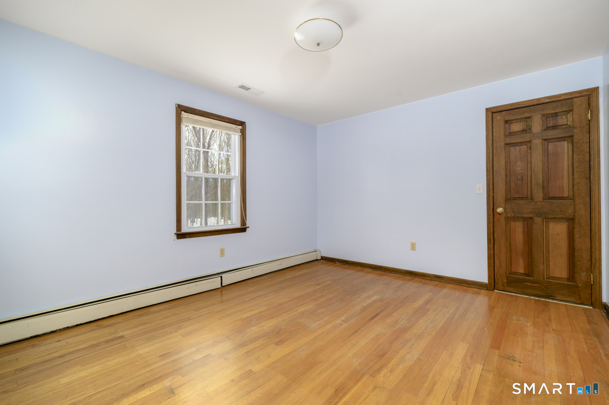 41 Catherine Street Trumbull, CT 06611 - Photo 33 of 37