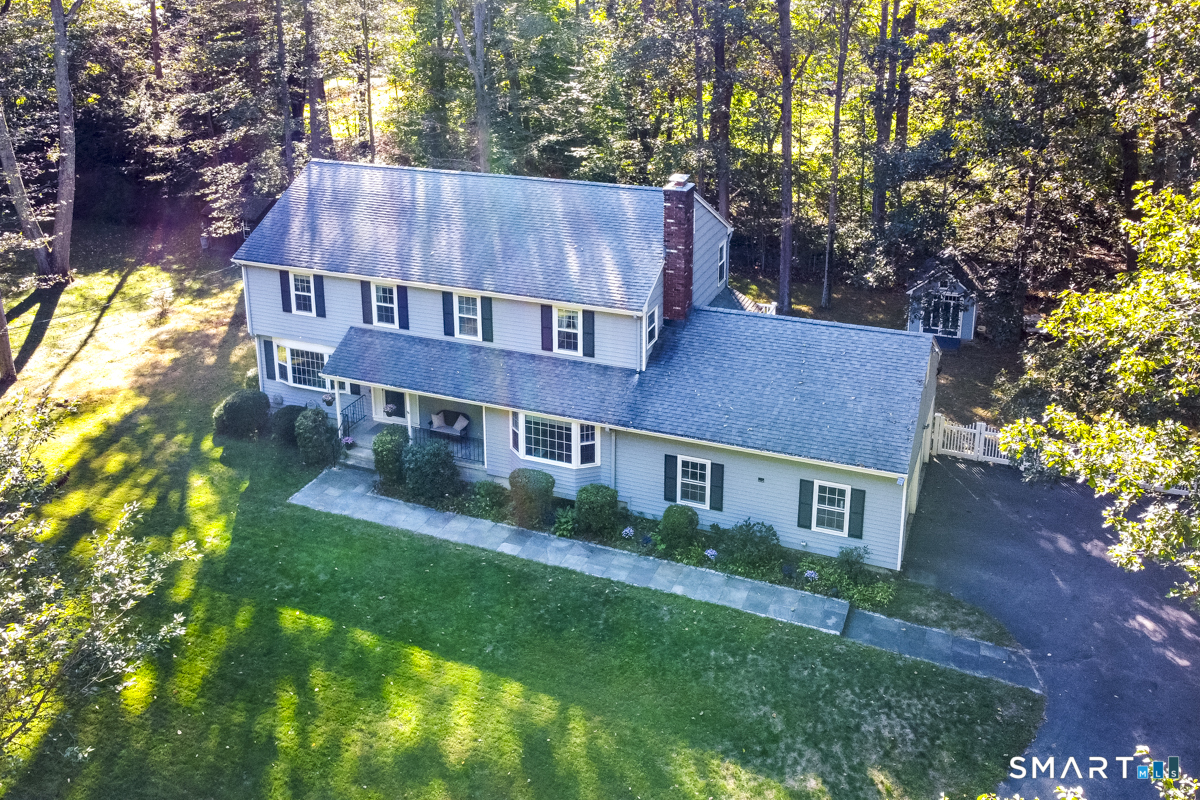 41 Catherine Street Trumbull, CT 06611 - Photo 4 of 37