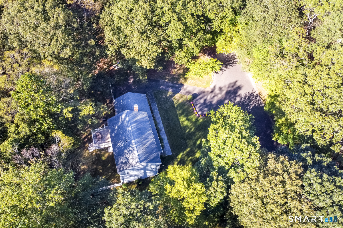 41 Catherine Street Trumbull, CT 06611 - Photo 6 of 37