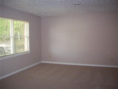 136 Robert Road Nicholasville, KY 40356 - Photo 2 of 19 Great Living Room with new carpet and fr