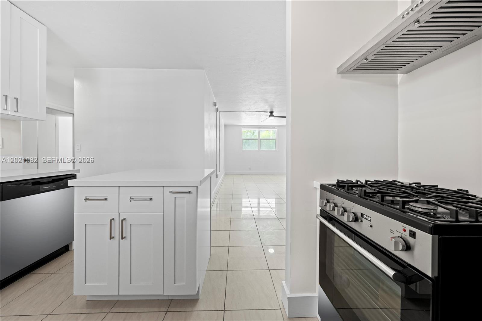 1300 Lincoln Road, Unit D204 Miami Beach, FL 33139 - Photo 4 of 26