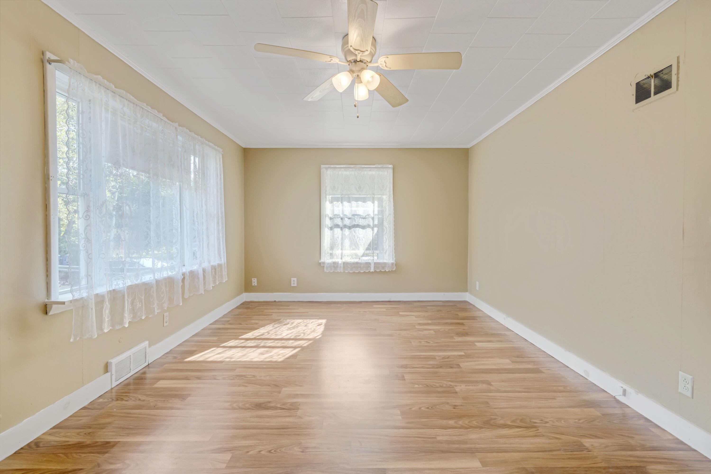 196 Stevens Mill Road Auburn, ME 04210 - Photo 23 of 49 Living Room