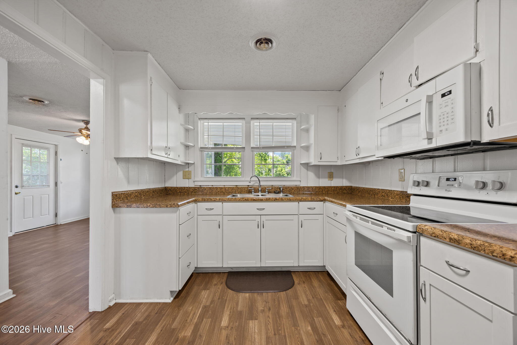 321 Miller Boulevard Havelock, NC 28532 - Photo 5 of 21 Kitchen With Good Cabinet Space