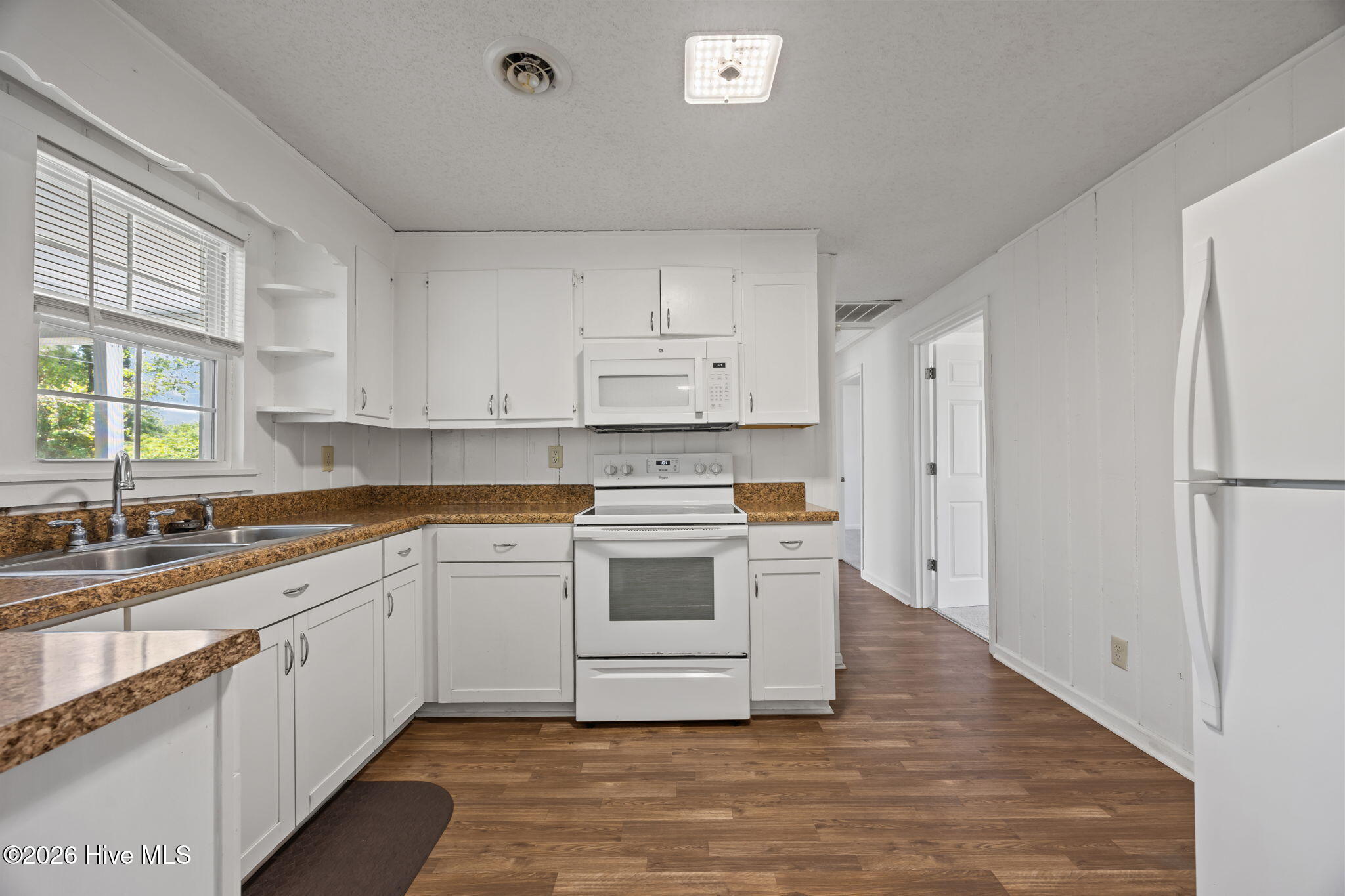 321 Miller Boulevard Havelock, NC 28532 - Photo 6 of 21 Kitchen
