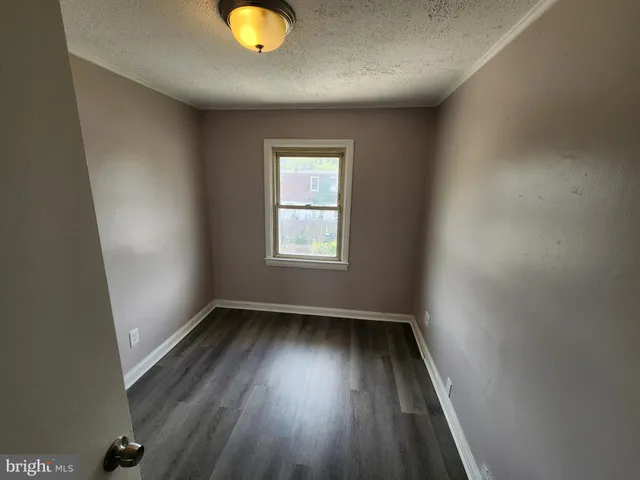 $2,000 | 926 Alcyon Drive, Bellmawr, NJ 08031