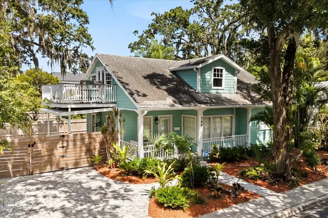 view of a house with a yard