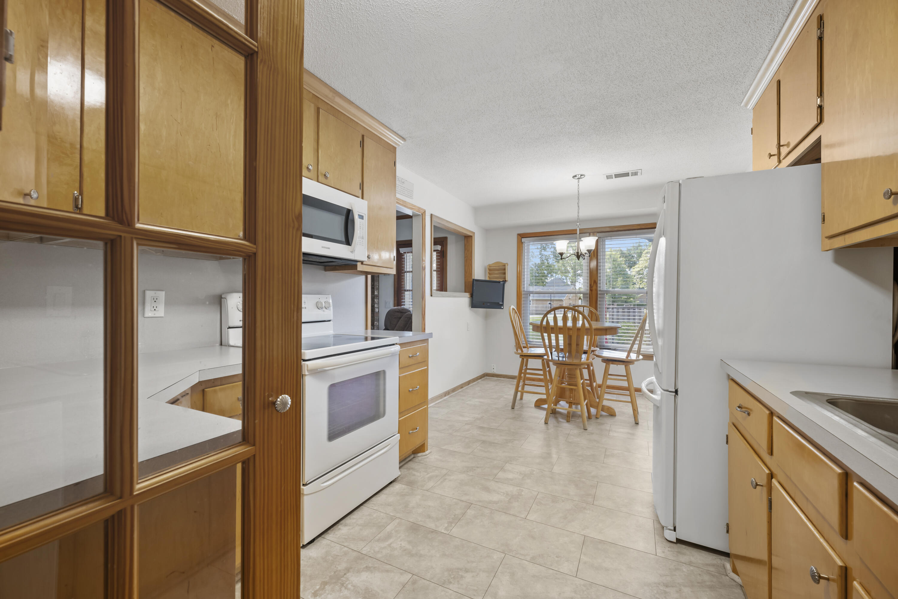 1019 Yeamans Hall Road Hanahan, SC 29410 - Photo 11 of 32 Kitchen