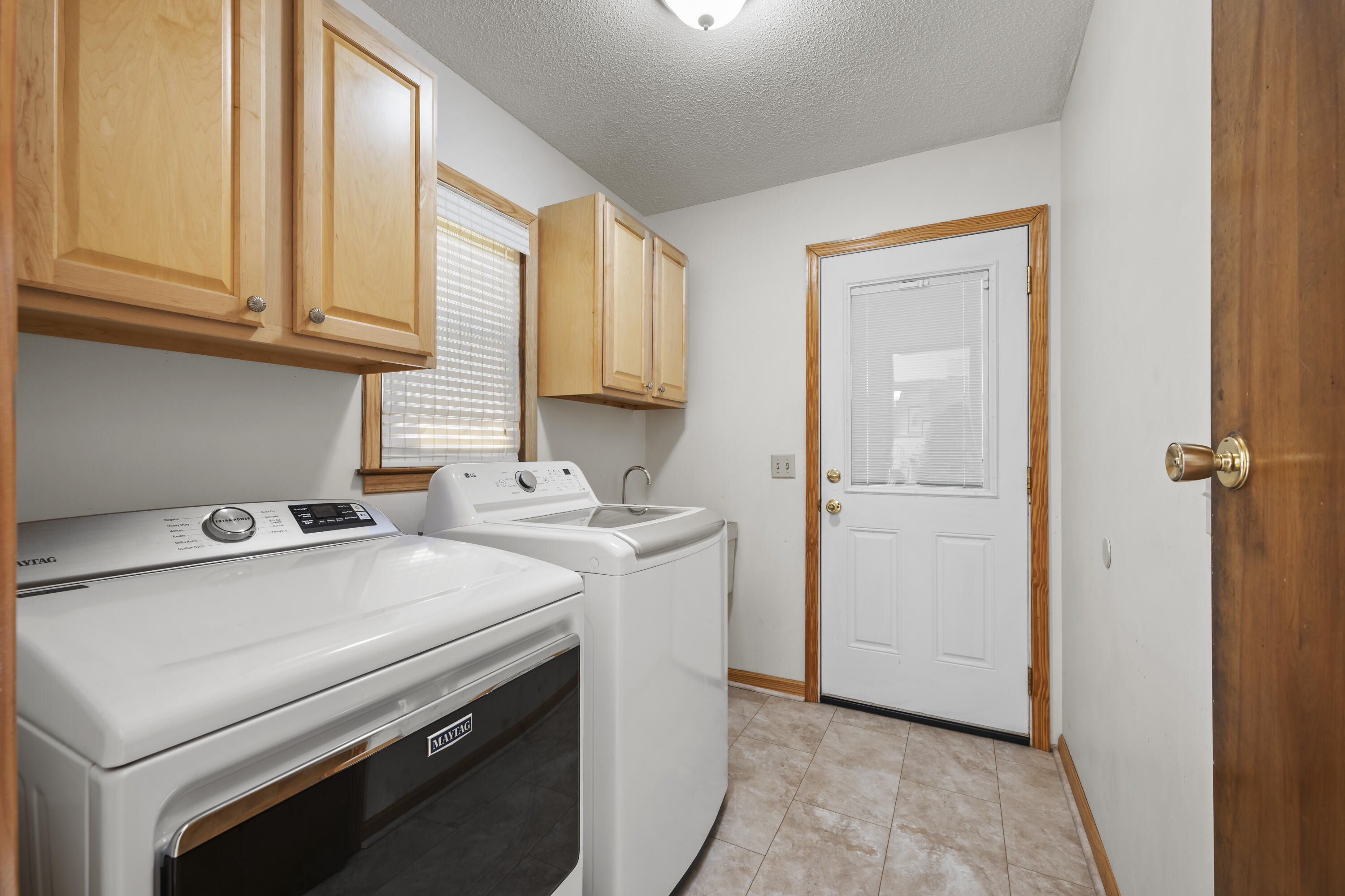 1019 Yeamans Hall Road Hanahan, SC 29410 - Photo 15 of 32 Laundry