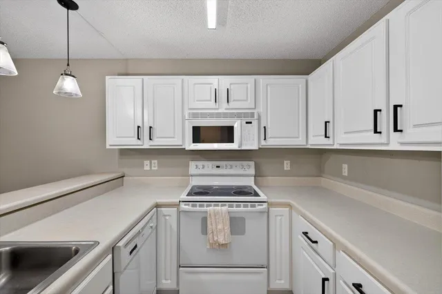 $265,000 | 964 Scenic Oak Lane, Fort Walton Beach, FL 32547